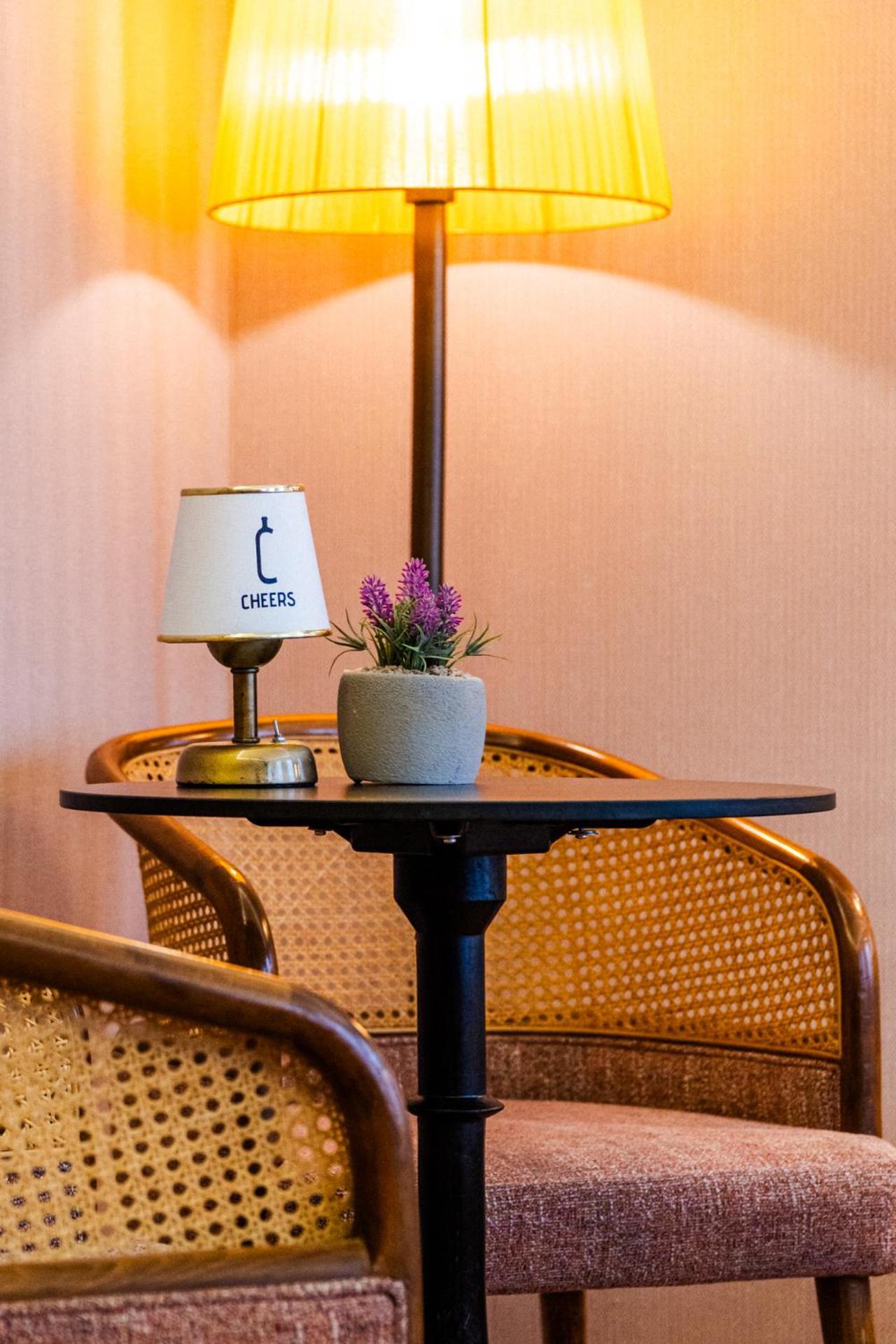 Cheers Porthouse Hotel Istanboel Buitenkant foto